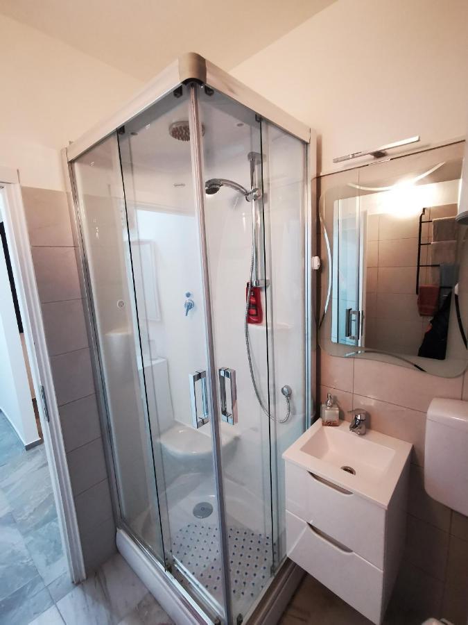 Ema Studio Apartman Karlovac Exterior foto